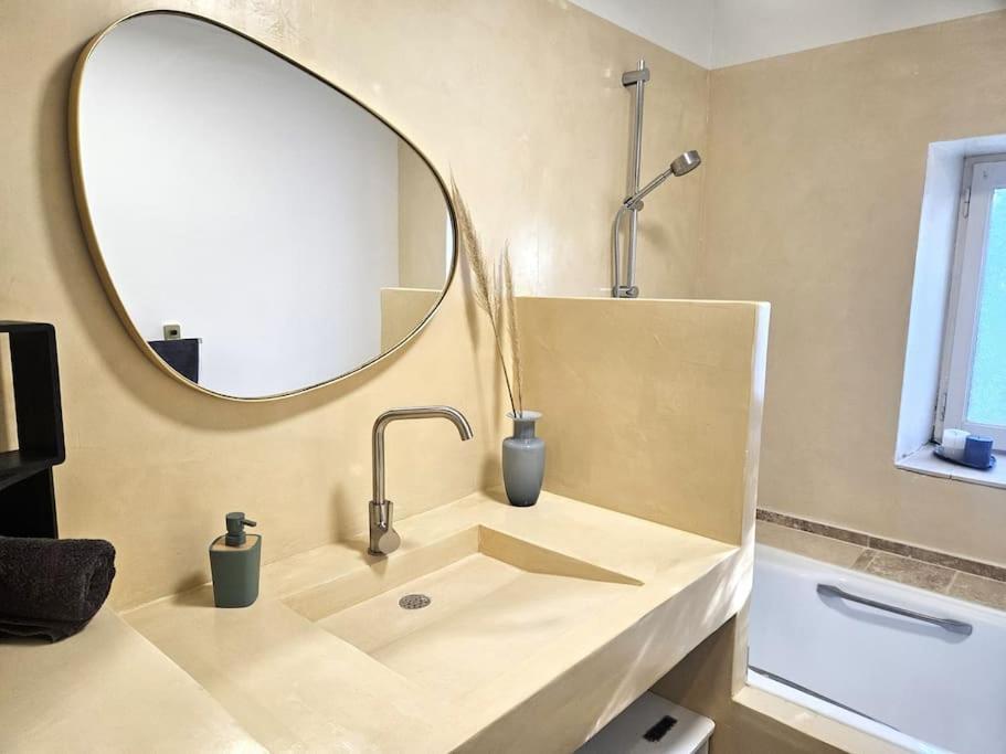 Le Gite De La Marquise - Elegant Appartement Avec Terrasse - Montboucher-sur-Jabron Kültér fotó